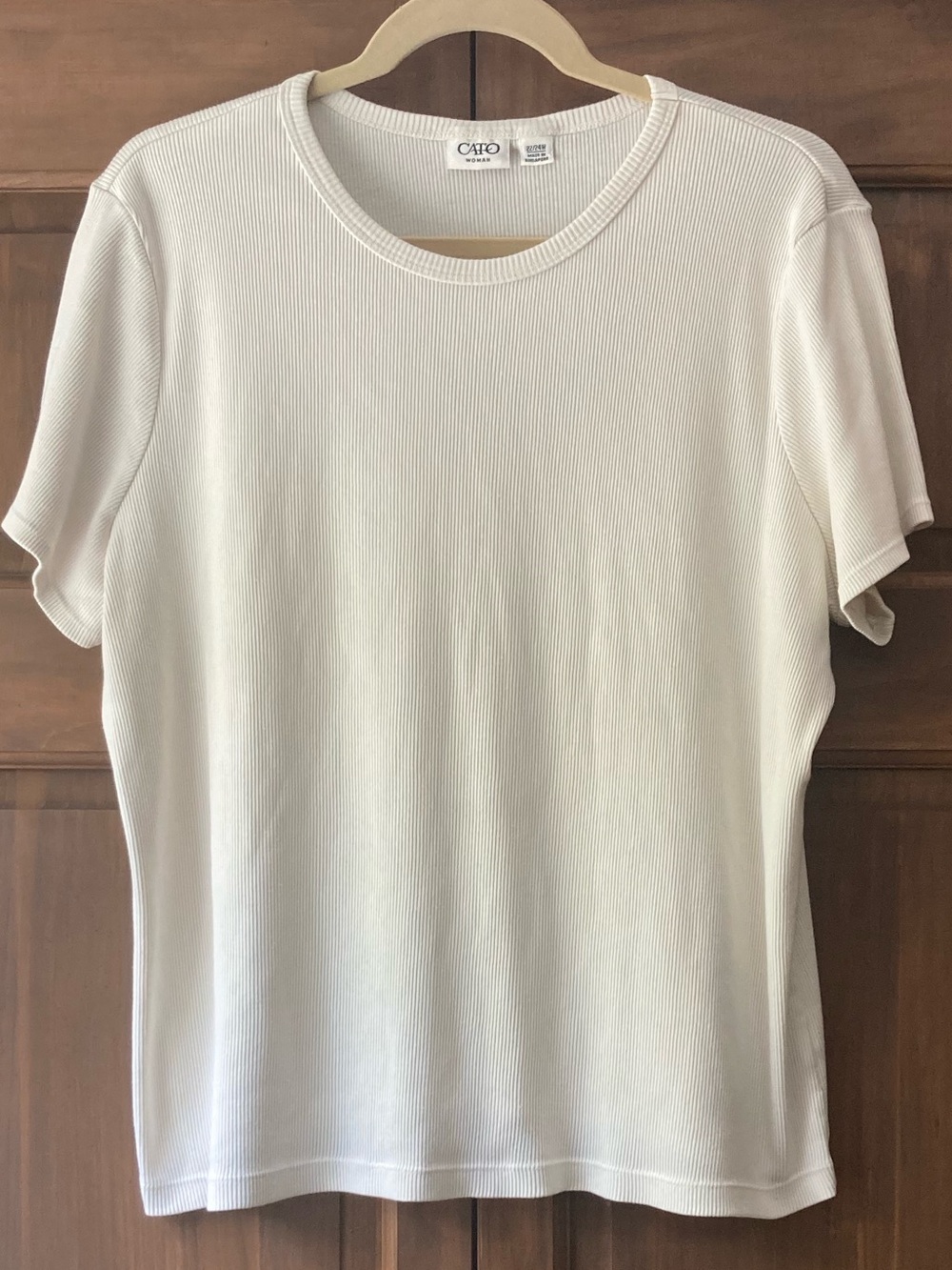 5/$15 CATO Light Cream/Ivory Ribbed SS Tee 22/24W